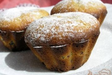 фото рецепта Кексы со сгущенкой и пьяной смородиной