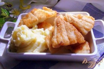 фото рецепта Треска, жаренная в кукурузной муке с картофельным пюре.