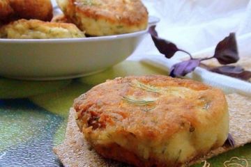 фото рецепта Сочные рыбные котлеты на йогурте с геркулесом.