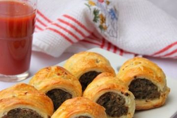 фото рецепта Sausage Rolls - сосиски в тесте