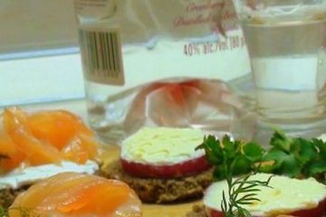 фото рецепта Канапе с сёмгой и творожным кремом.