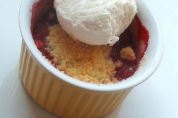 фото рецепта Клубничный крамбль / Strawberry crumble