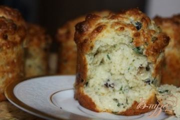 фото рецепта Пикантные маффины с козьим сыром.