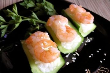 фото рецепта Роллы с креветками в огурцах