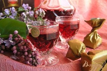 фото рецепта Домашний малиновый ликер с ванилью
