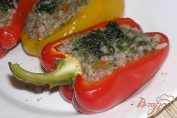 фото рецепта Фаршированные перцы с рисом и шпинатом