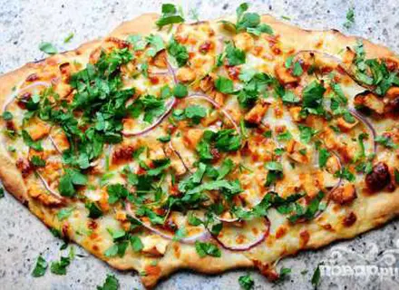 Пицца с курицей и сыром
