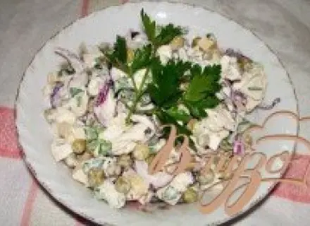 Cырный салат с курицей