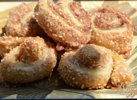 Рулетики с золотистым кунжутом