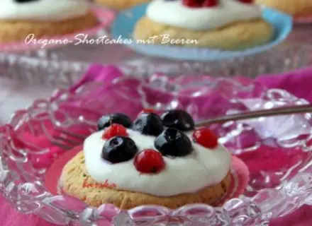 Oregano - Shortcakes с ягодами